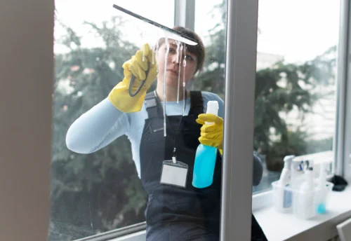 Nettoyage de vitres intérieures et extérieures à Bouclans